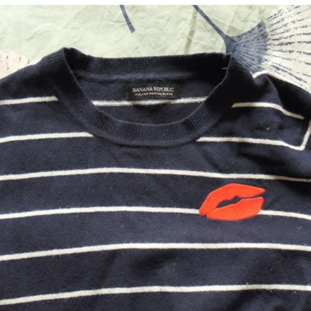 Banana Republic Sweater Lips Embroidery Women Navy stripes XS petite nautical - Picture 2 of 9